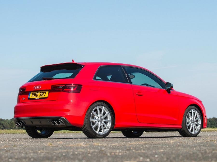  Audi S3 (8V) 2013 года  (UK) (фото 14 из 21)
